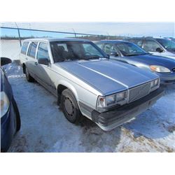 1988 VOLVO 740/745 WAGON  SALVAGE