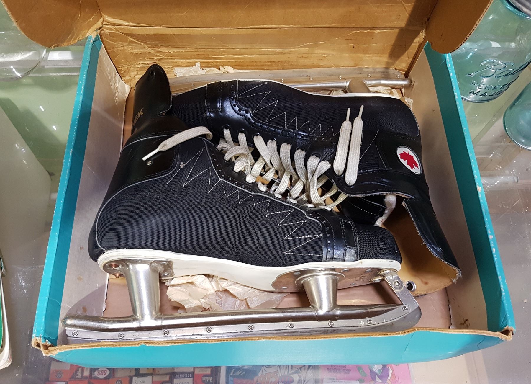 VINTAGE HOCKEY SKATES