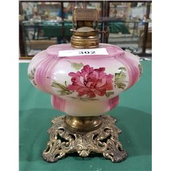 ANTIQUE VICTORIAN HANDPAINTED OIL LAMP