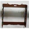 Image 1 : VINTAGE WOOD GUN RACK