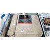 Image 1 : Queen 3 piece Duvet Cover Set