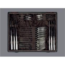 Tableware for 6 in its Case