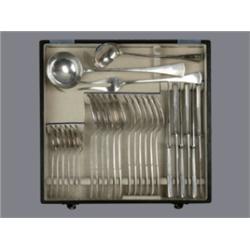 Tableware for 6 in its Case