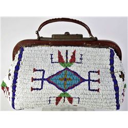 1890s-1900 Sioux fully beaded Doctor's bag