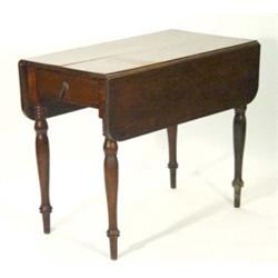 Victorian mahogany Pembroke table on turned legs