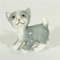 Hand painted Wade TV Pets 'Mitzi', paper label to base, 5cm high
