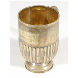 Silver tankard with fluted decoration, Sheffield, 1919, 11cm high