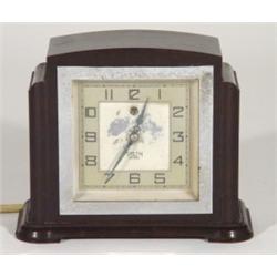 Smiths Art Deco Bakelite cased mantelclock, 14cm high