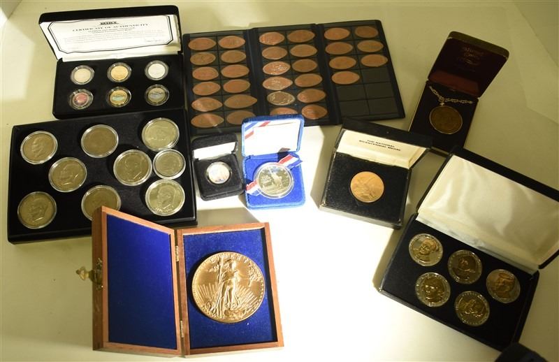 SOUVENIR PENNY BOOK (SQUISHED);