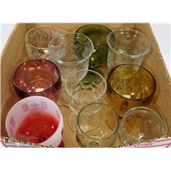 BOX OF 11 FOOTED GLASSES, INCL VARIOUS COLORS
