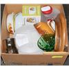Image 1 : LARGE BOX W/HOUSEHOLD ITEMS INCL.