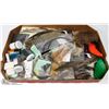 Image 1 : VINTAGE FLAT OF FLY FISHING ITEMS QUILLS