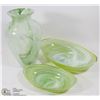 Image 1 : 3PC SET OF GREEN/WHITE SHOWHOME DECOR INCL LARGE