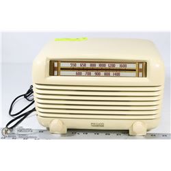1946 PHILCO TRANSITONE RADIO MODEL 250.