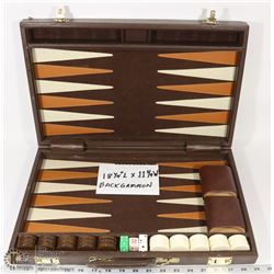 VINTAGE BACKGAMMON GAME COMPLETE IN CASE