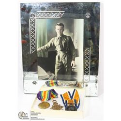 OLD WAR PICTURE AND 3 MEDALS FROM 1914-15 PTE.