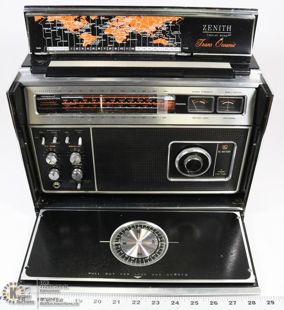 1979 ZENITH TRANSOCEANIC 12 BAND RADIO MODEL