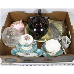 ASSORTMENT TEA CUPS AND SAUCERS INCL 2 ROYAL