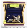 Image 1 : VINTAGE VELVET JEWELLERY BOX WITH VINTAGE