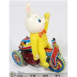 VINTAGE WINDUP LOONEY TOONS TIN MOTORCYCLE WITH
