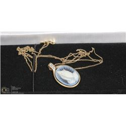 10 KT GOLD 21 INCH NECKLACE WITH A 10 KT