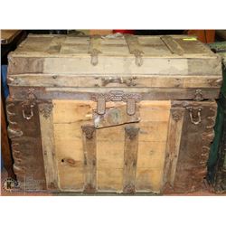 ANTIQUE TRUNK.