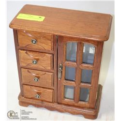 JEWELLERY BOX WITH CONTENTS