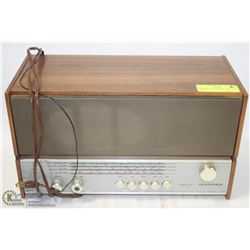 VINTAGE TELEFUNKEN LARGO 105 RADIO