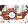 Image 2 : 1950S UNITED SHIP CLOCK AND LAMP.
