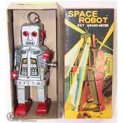 KEY WIND TIN SPACE ROBOT TOY WITH BOX.
