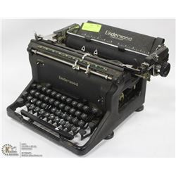 ANTIQUE UNDERWOOD TYPEWRITER.