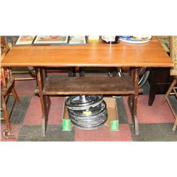 ANTIQUE WOODEN TABLE