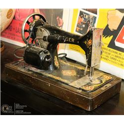 ANTIQUE ORNATE SINGER PORTABLE SEWING MACHINE.