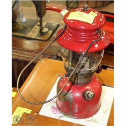 VINTAGE 1965 COLEMAN LANTERN
