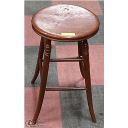 VINTAGE WOOD STOOL