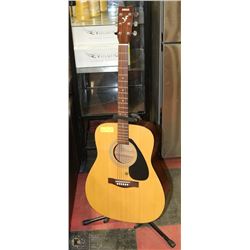 YAMAHA F310 ACOUSTIC GUITAR WITH STAND