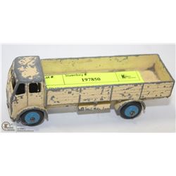 VINTAGE DINKY TOY FLAT DECK TRUCK.