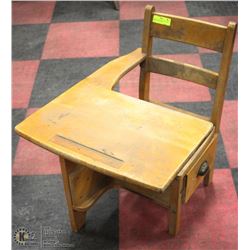 1930S WOODEN CHILDRENS SCHOOL DESK WITH DRAWER.