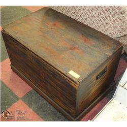 VINTAGE WOOD TRUNK 31"X19"X19"H