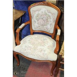 ANTIQUE VICTORIAN STYLE PROVINCIAL NEEDLEPOINT