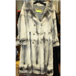 REGAL FURS SIZE UNKNOWN FUR COAT WITH BONE