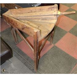 PRIMITIVE BUTTER CHURN /JUICER