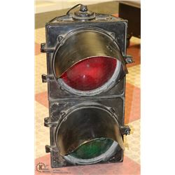 RAILROAD GREEN/RED SIGNAL LIGHT (WORKS).