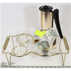 CARAFE CREAM AND SUGAR WITH STAND