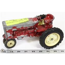 VINTAGE ERTL CO TOY TRACTOR.