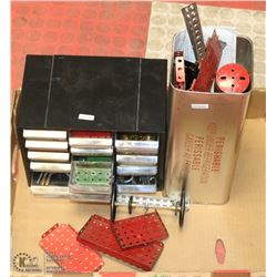 LOT OF MECCANO IN TIN AND PLASTIC CASE WITH