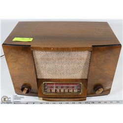 WESTINGHOUSE VINTAGE RADIO