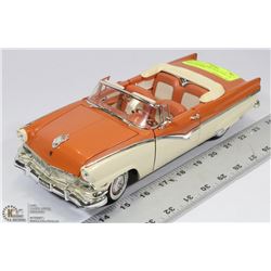 ORANGE 1956 FORD SUNLINER 1:18 MADE BY ERTL.