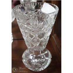 ANTIQUE PINWHEEL VASE AND PINEAPPLE CRYSTAL BOWL