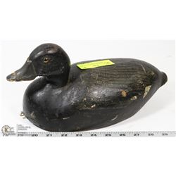 ANTIQUE HAND CARVED EASTERN CANADIAN DUCK DECOY.